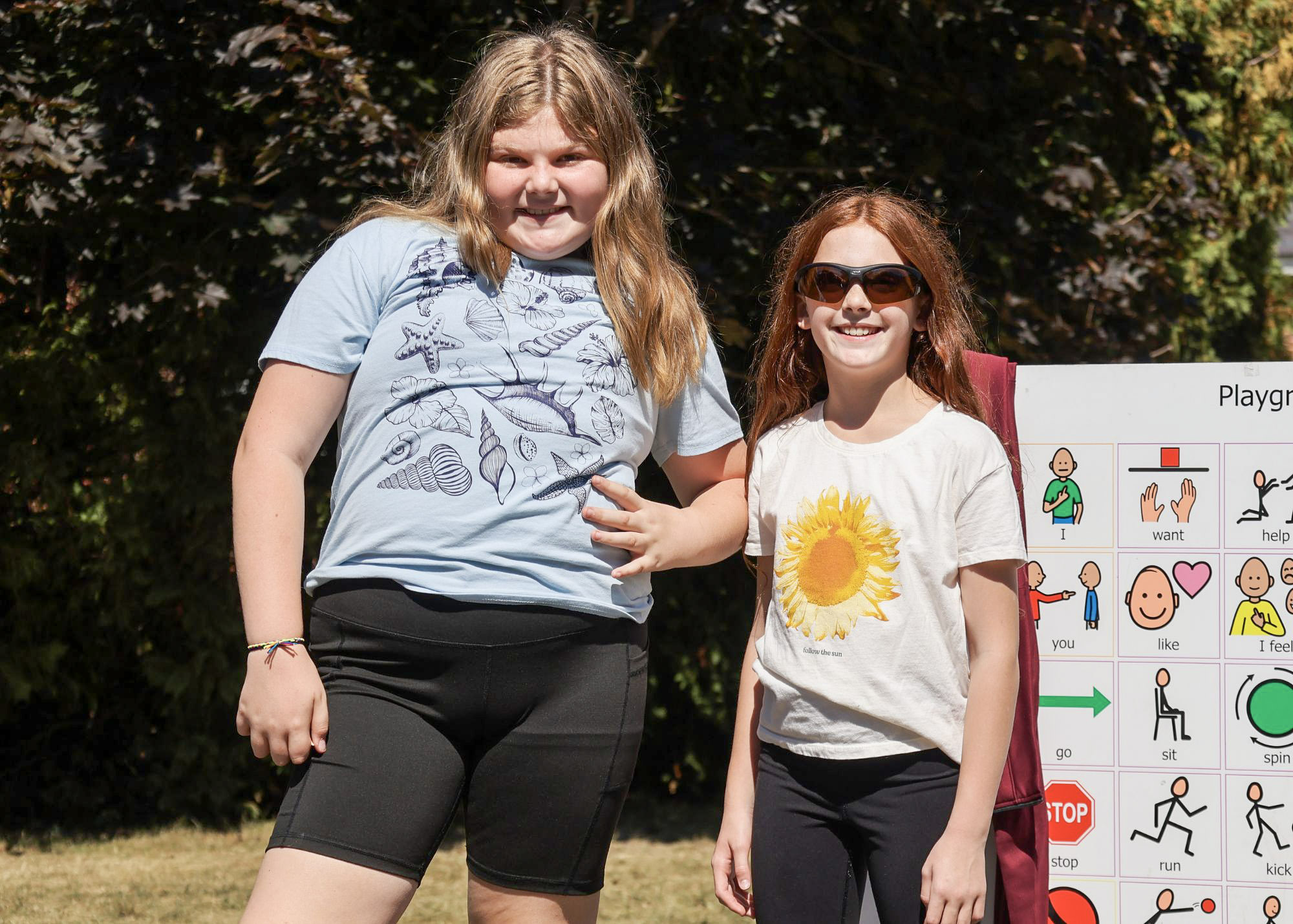 young students posing for christmas